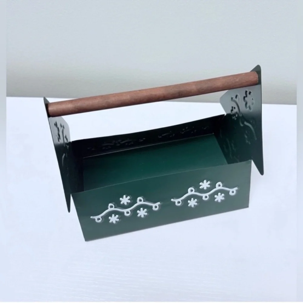 Target Bullseye Playground Christmas Green Christmas Tree Metal Caddy Basket